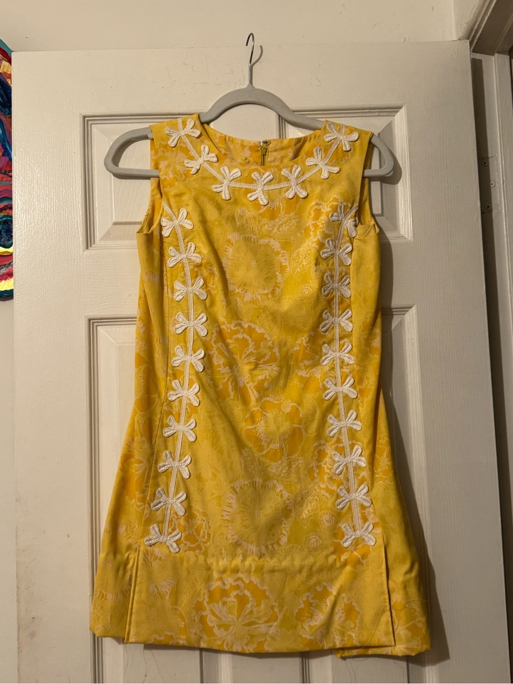 Vintage 60s Mod Preppy Yellow Floral print Bow Appliqué Sleeveless Shift Dress